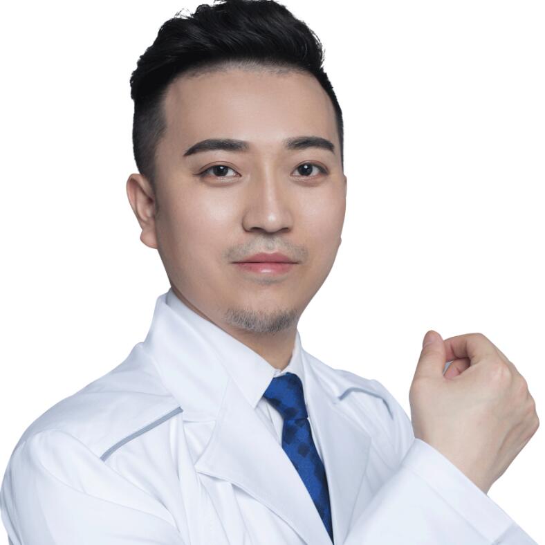 范文亮