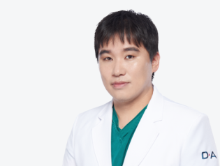 曹栋弼