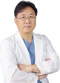 江文俊-医生头像