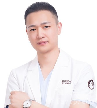 李强