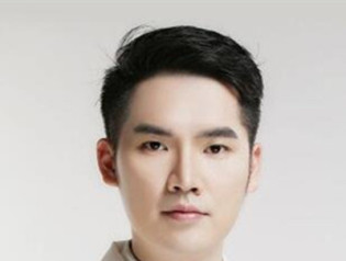 李成龙
