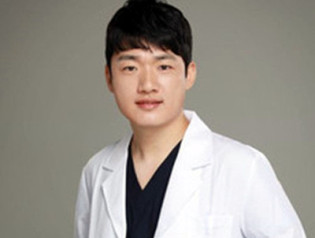 黄万宇