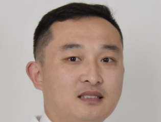 韦新东