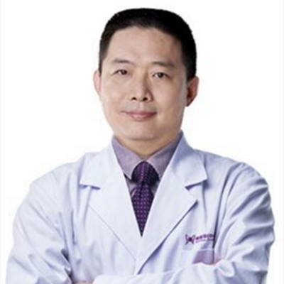 李东伟
