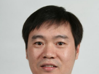 靳小雷