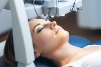 山西近视医院美眼加分指南：美眸焕新术，重塑清晰视界，美眼重塑新篇章，尽在山西近视医院！