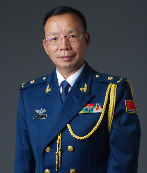 何小华