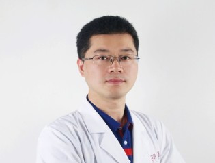察鹏飞