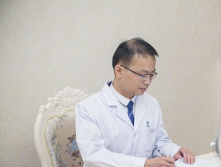 王俊
