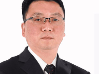 李成飞